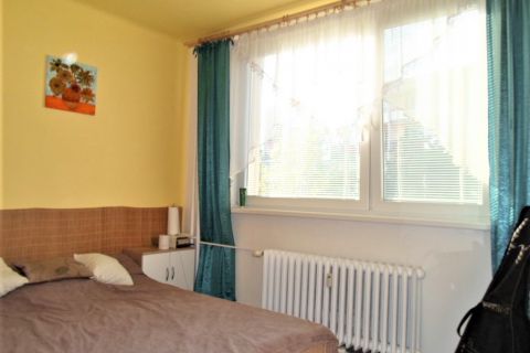 REZERVOVANÉ 2.izbový byt s loggiou v širšom centre Prešova.